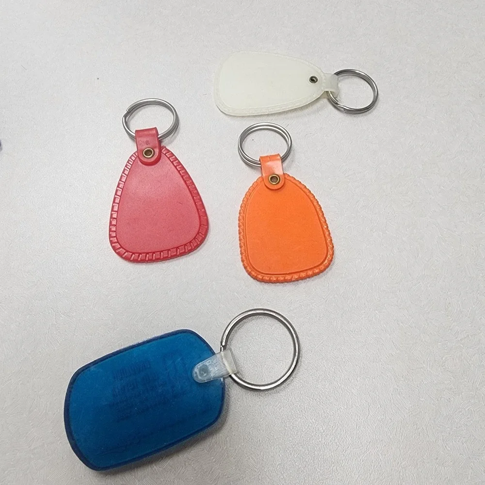 Vtg Keychain Lot Of 11 Erie, Pennsylvania Keychains Advertisement Car Grooming